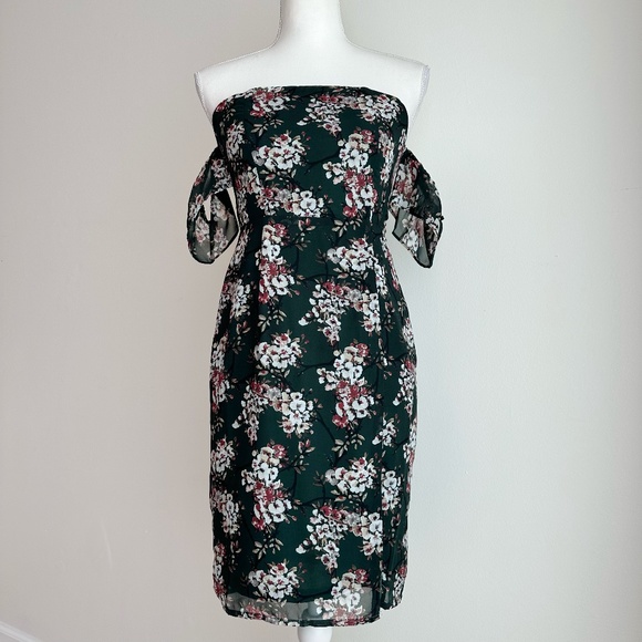 Love & Other Things Floral Mini Dress Small Off Shoulder Green Ruffle Sleeve NWT - Picture 1 of 9
